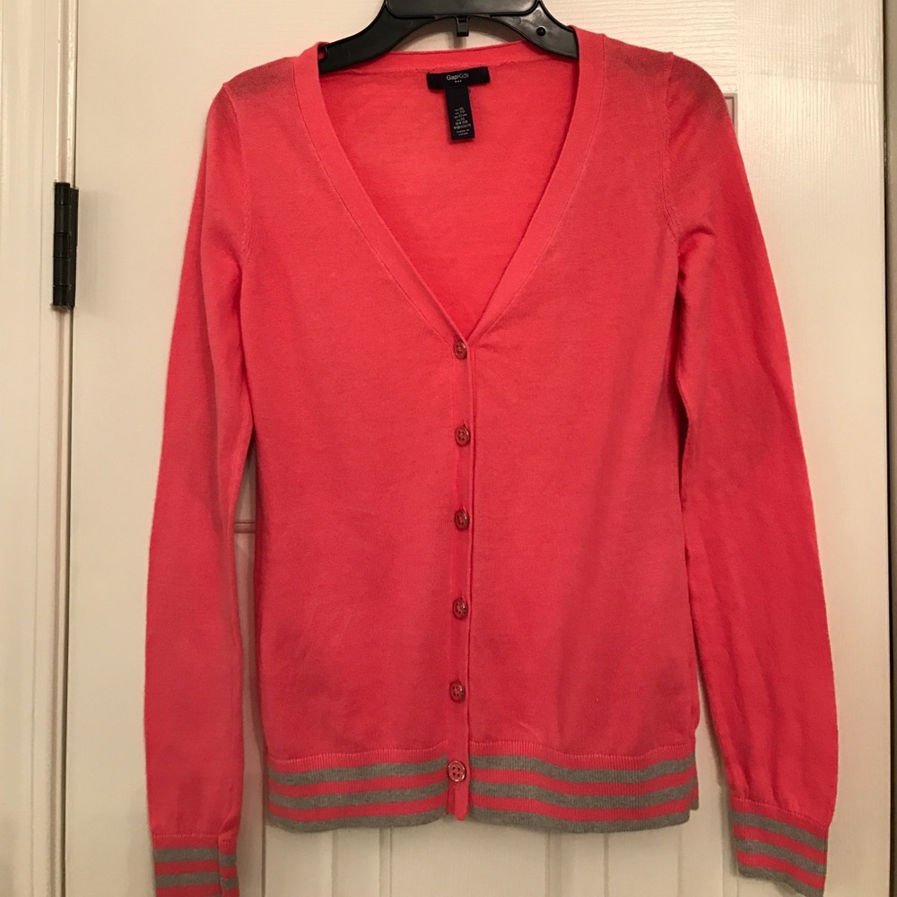 GAP PInk lightweight sweater