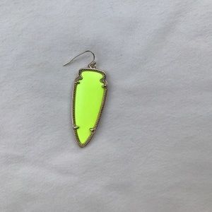 Just one! Rare, discontinued Kendra scott earring