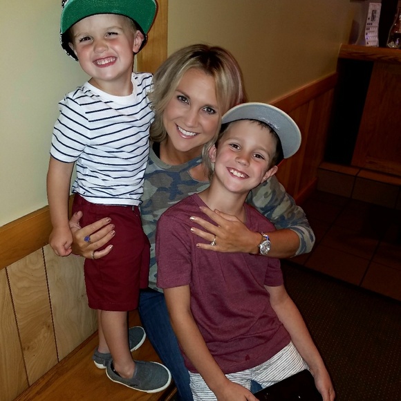 Meet your Posher, Heather - Picture 2 of 2