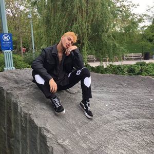 Meet your Posher, Justin