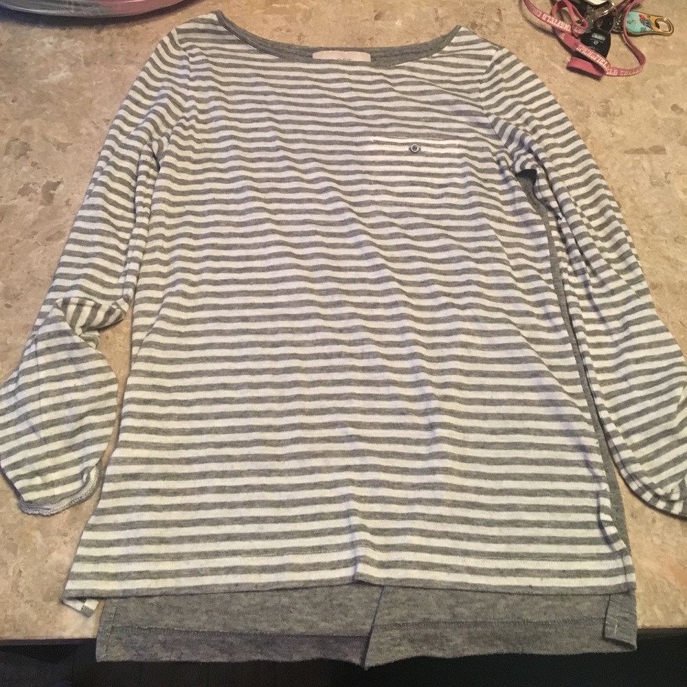 Long sleeve grey and white shirt