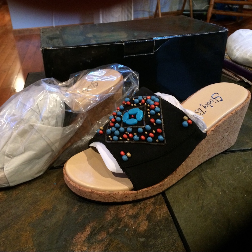 Slinky Brand wedge