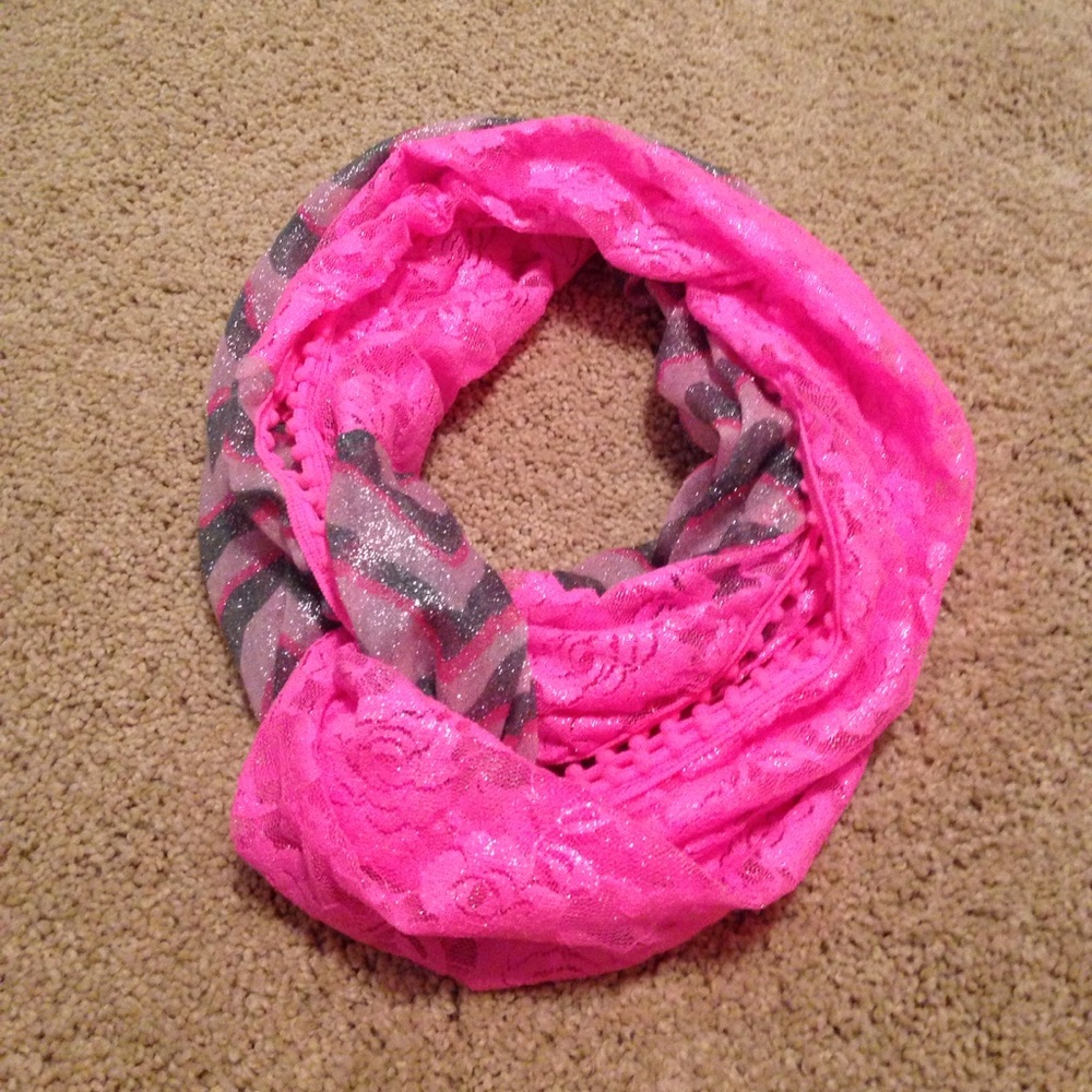pink and gray scarf!!