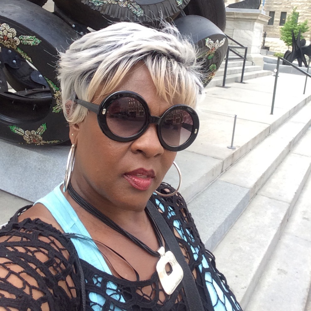 Meet your Posher, Monica