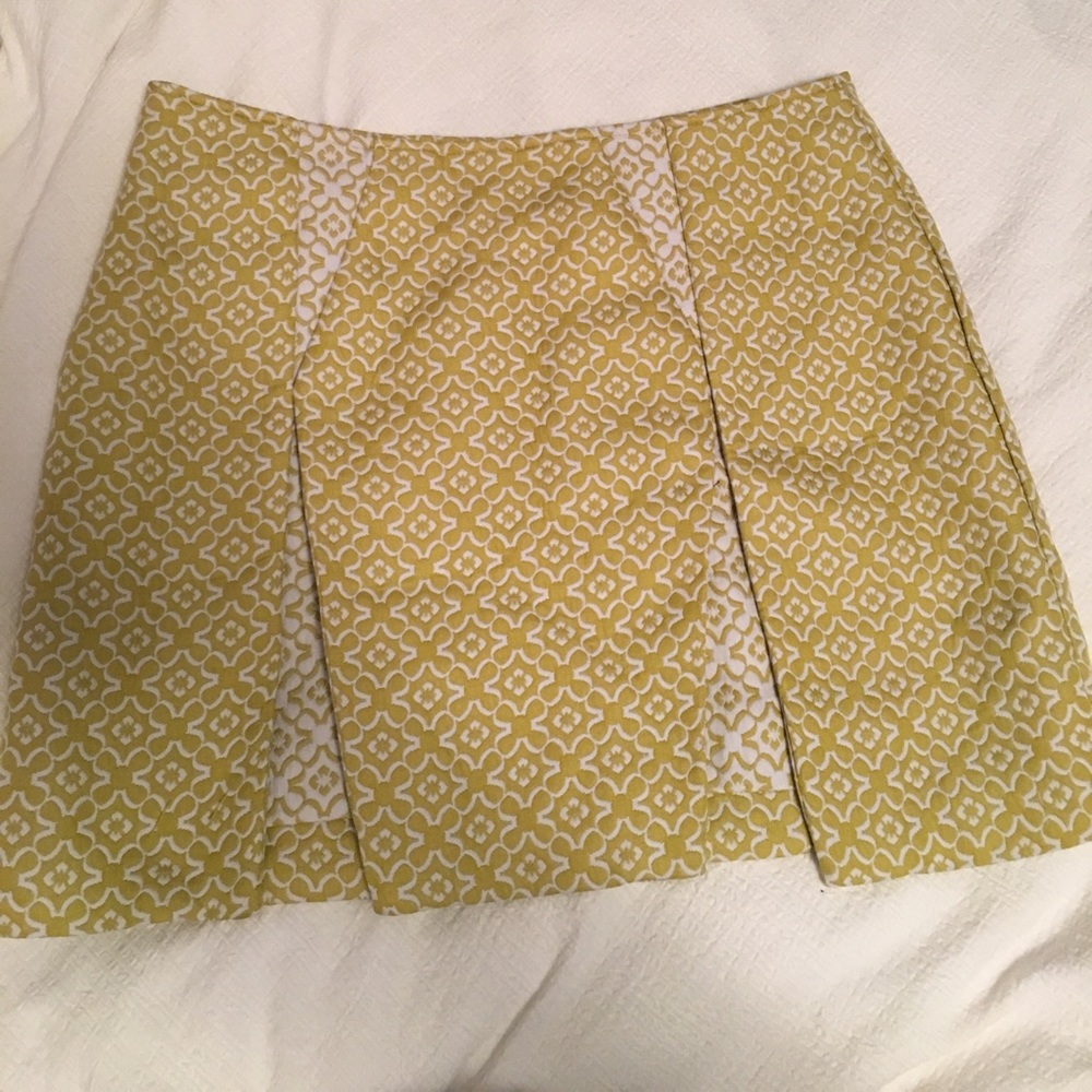 Patterned envelope skirt