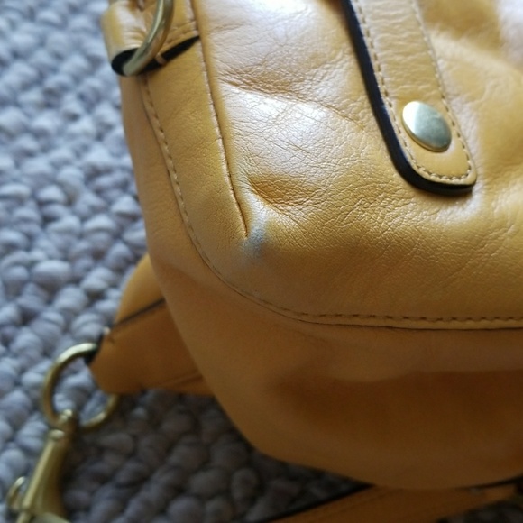 Coach yellow satchel - Picture 3 of 5