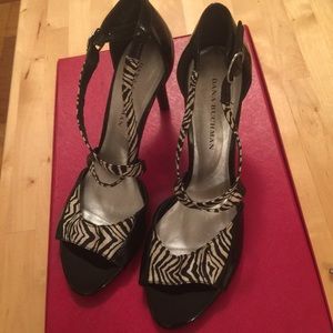 Dana Buchman sandals,size 9M