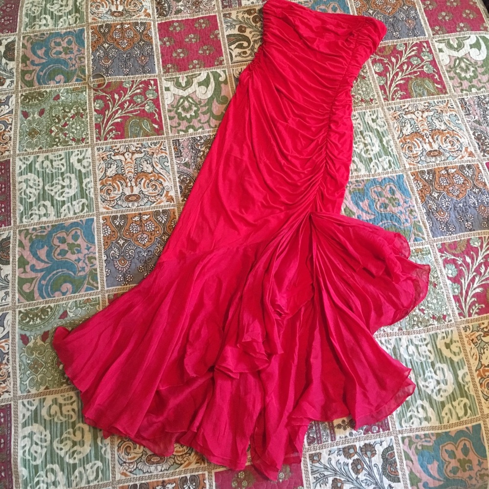 Gorgeous Strapless Ruched Mermaid Gown