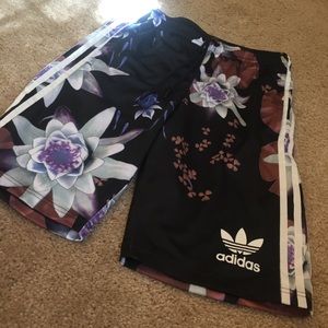 Super cute adidas basketball style shorts