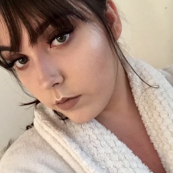 Meet your Posher, Jenna - Picture 1 of 1