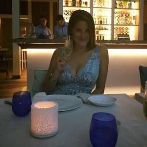 Meet your Posher, Carrie