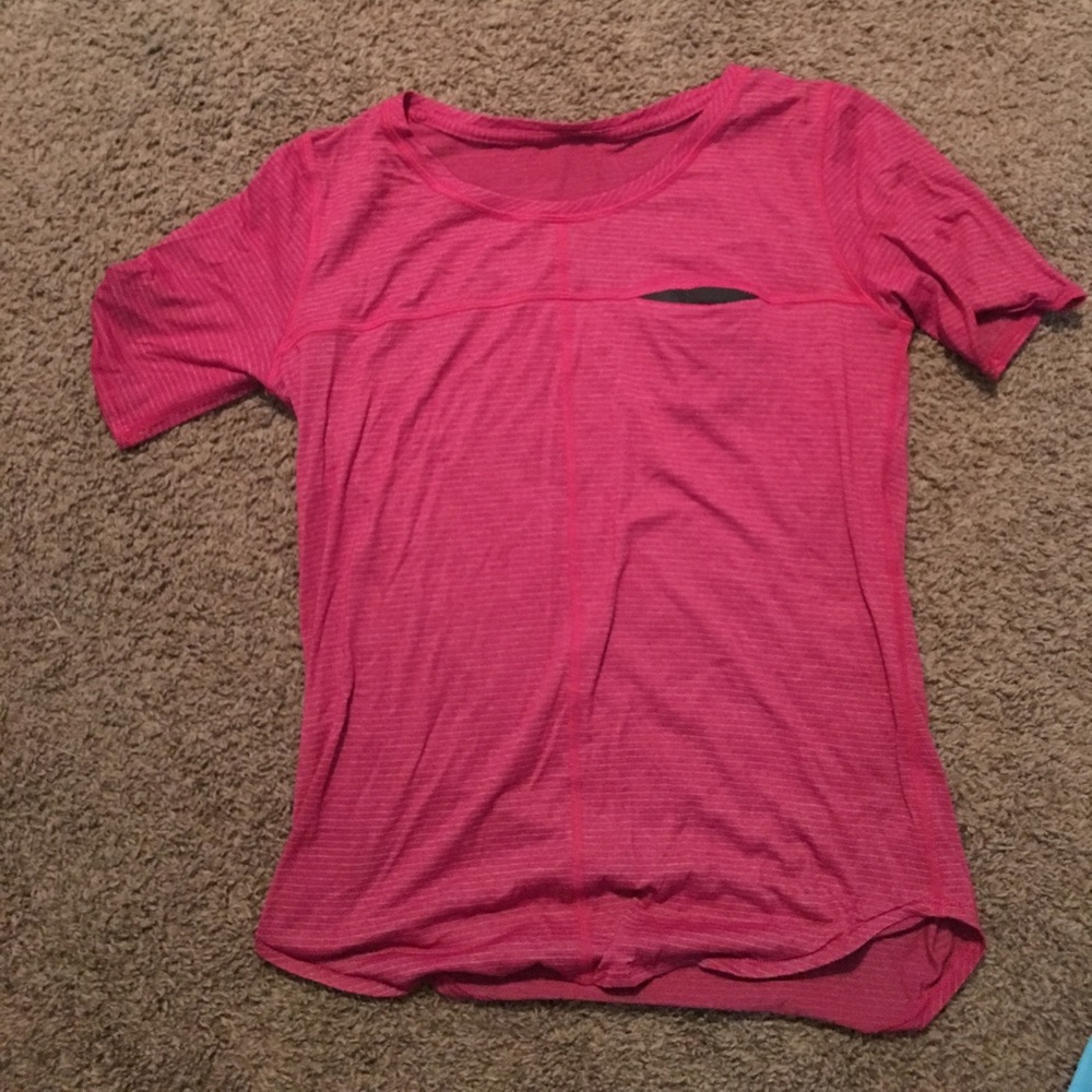 Short sleeve workout shirt