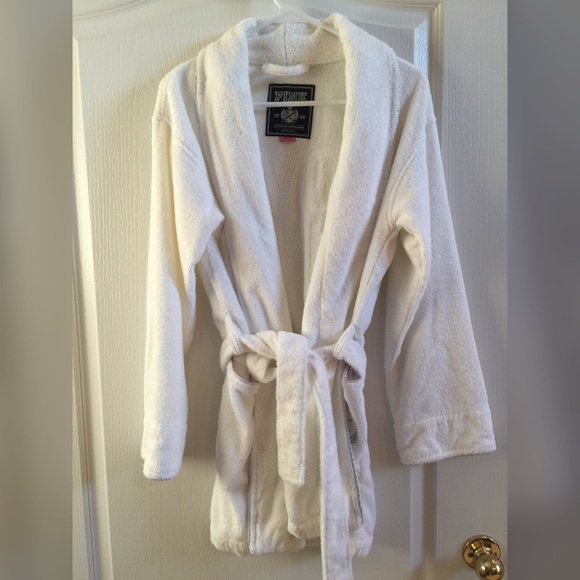 💥SOLD💥🎉2XHostPick🎉Victorias Secret Sequin Robe - Picture 5 of 8
