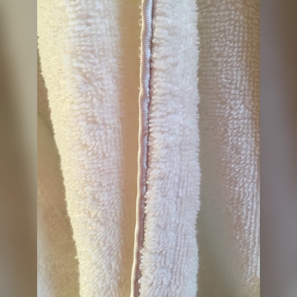 💥SOLD💥🎉2XHostPick🎉Victorias Secret Sequin Robe - Picture 7 of 8