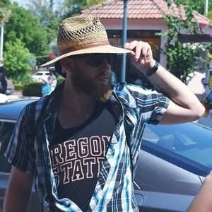 Meet your Posher, Eric