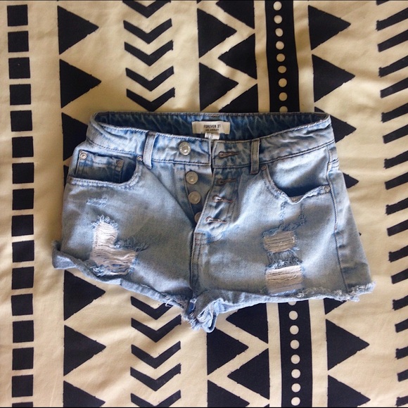 Forever 21 size 24 multi-button shorts - Picture 1 of 2