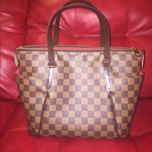 AUTHENTIC LOUIS VUITTON DAMIER SHOULDER BAG