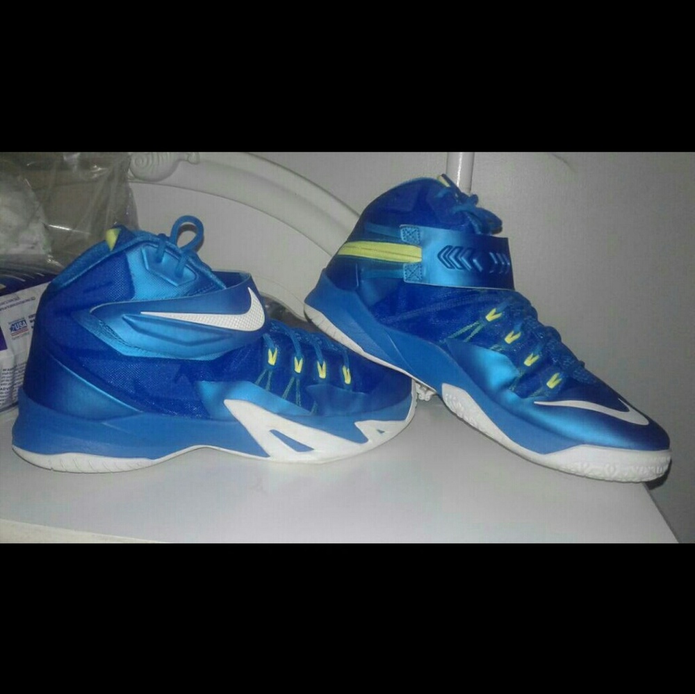 Nike lebrons