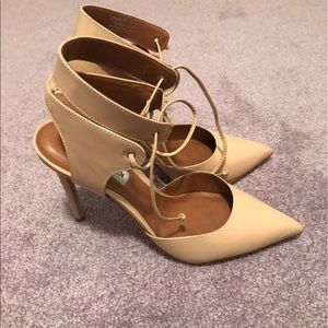 Steve Madden pumps