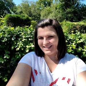 Meet your Posher, Holly