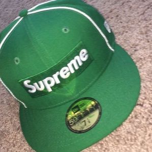 Supreme world famous hat