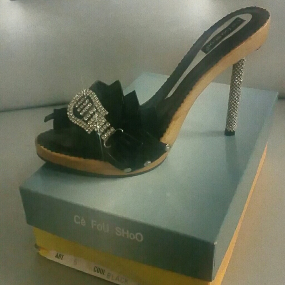 Women's shoes