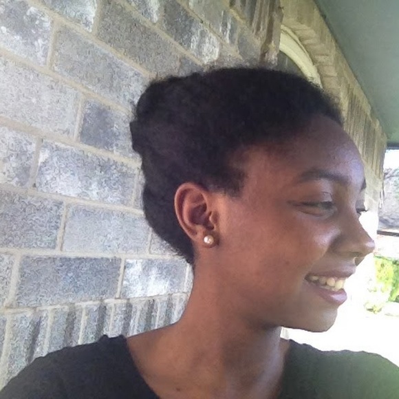 Meet your Posher, Tonya - Picture 1 of 1