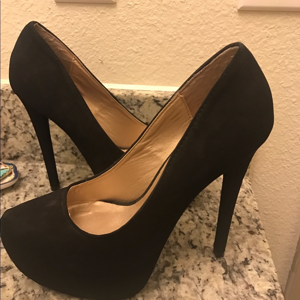 Black gorgeous heels