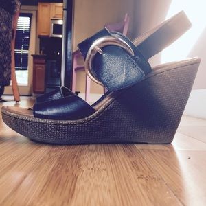 Born Black Leather Wedge -Size 11