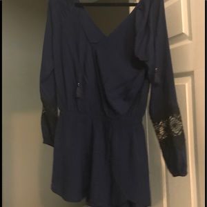 New-blue romper with lace sleeves