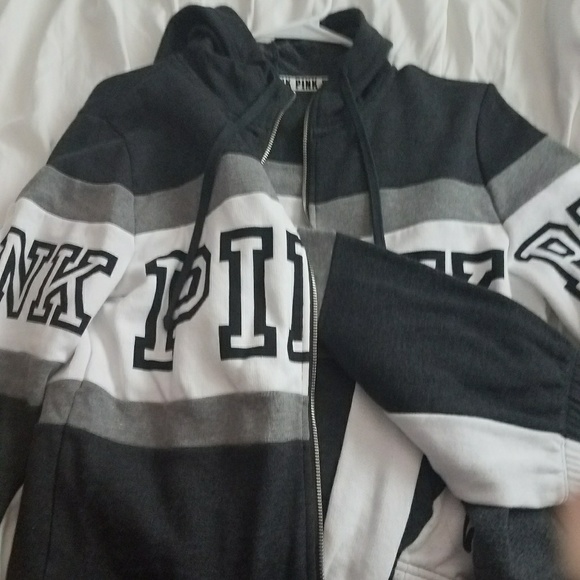 Size small bottoms med top - Picture 2 of 4