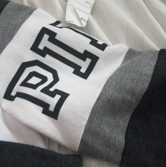 Size small bottoms med top - Picture 3 of 4