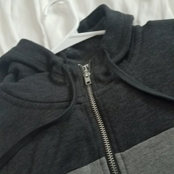 Size small bottoms med top - Picture 4 of 4