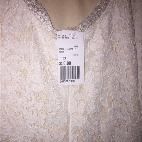 White dress - Picture 3 of 3