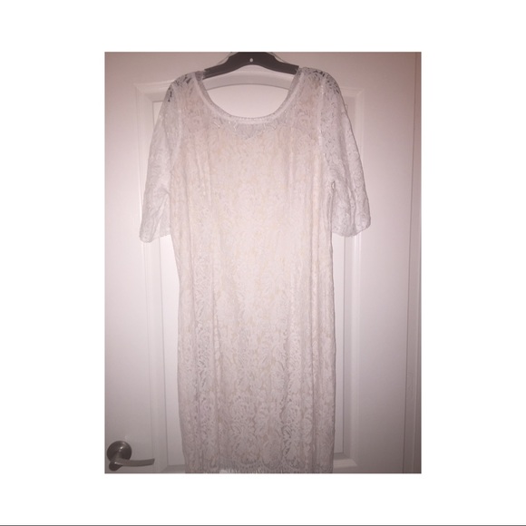 White dress - Picture 1 of 3