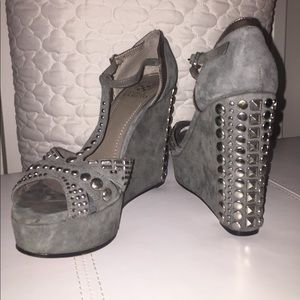 Vince Camuto Gray Suede studded wedges