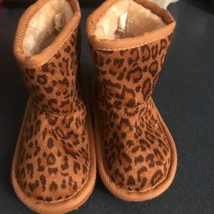 Toddler girl sz 6 leopard print boots