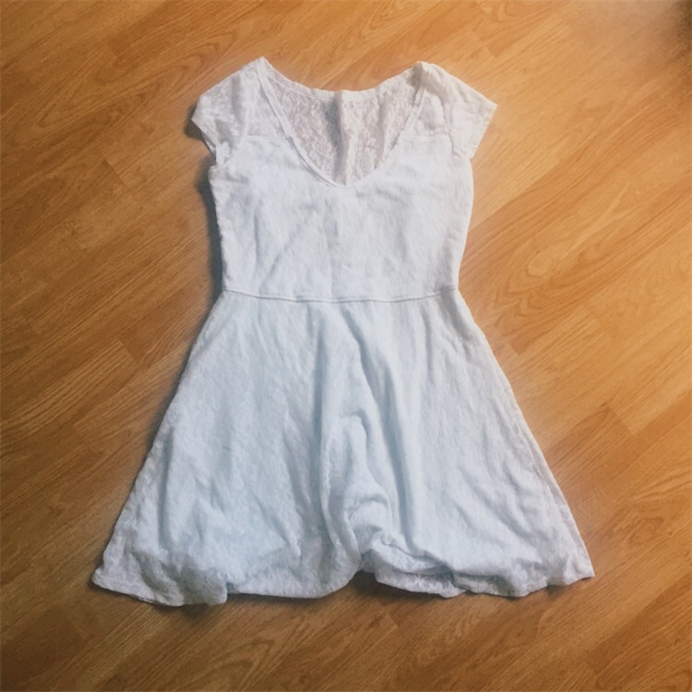 HOLLISTER White Lace Dress