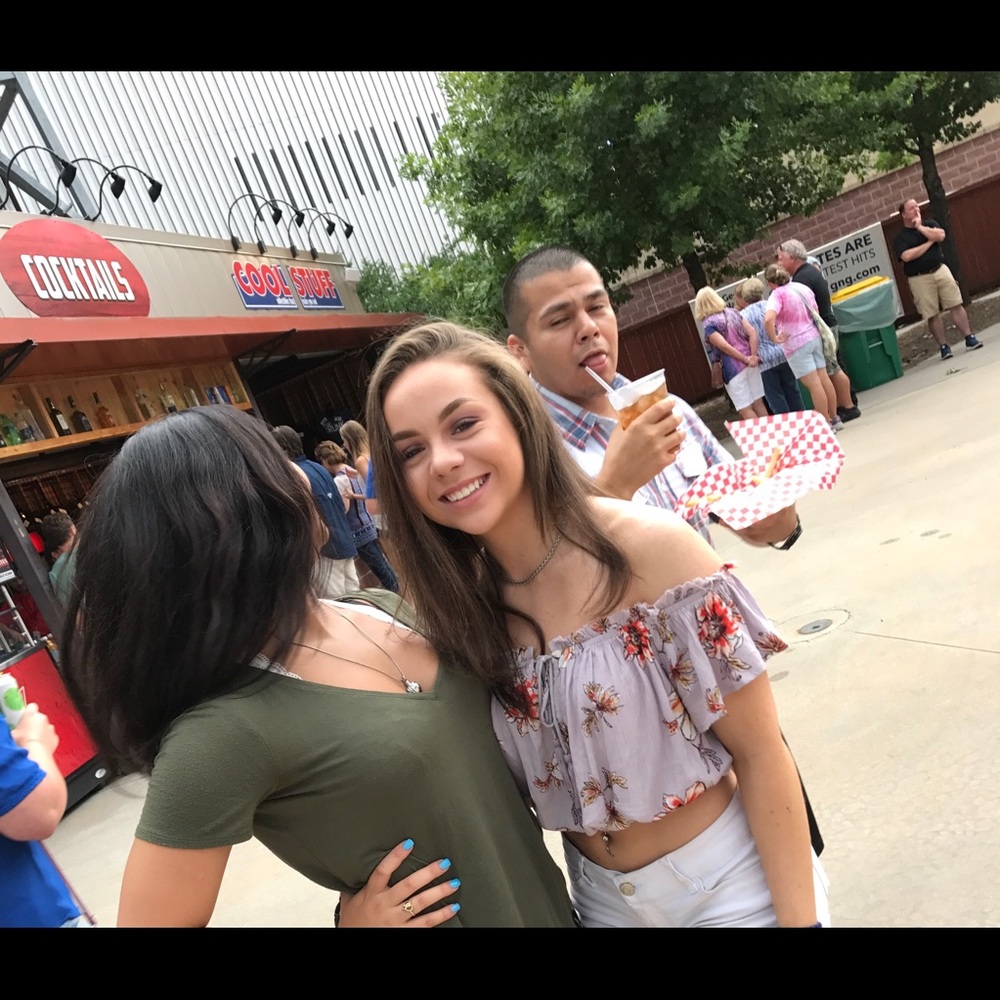 Meet your Posher, Delaney