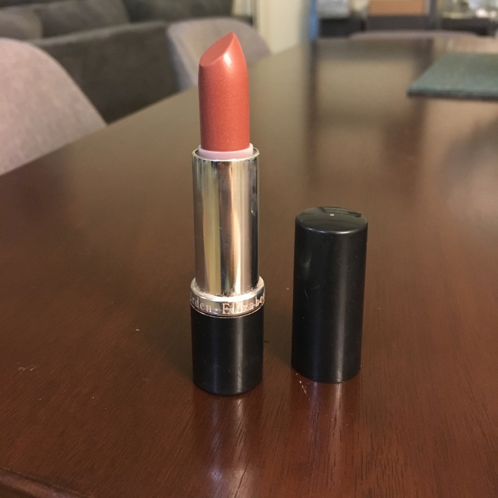 Elizabeth Arden lipstick in mocha shimmer