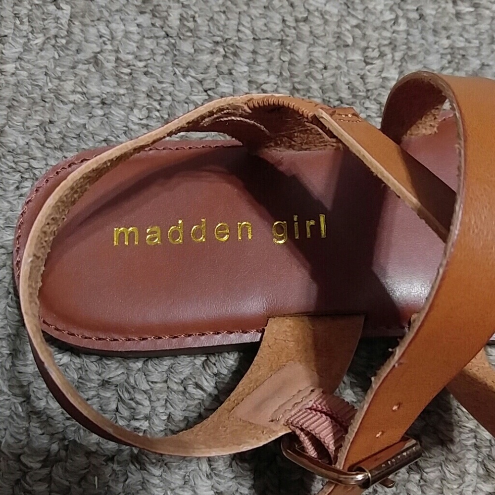 CUTE SANDALS - Picture 2 of 2