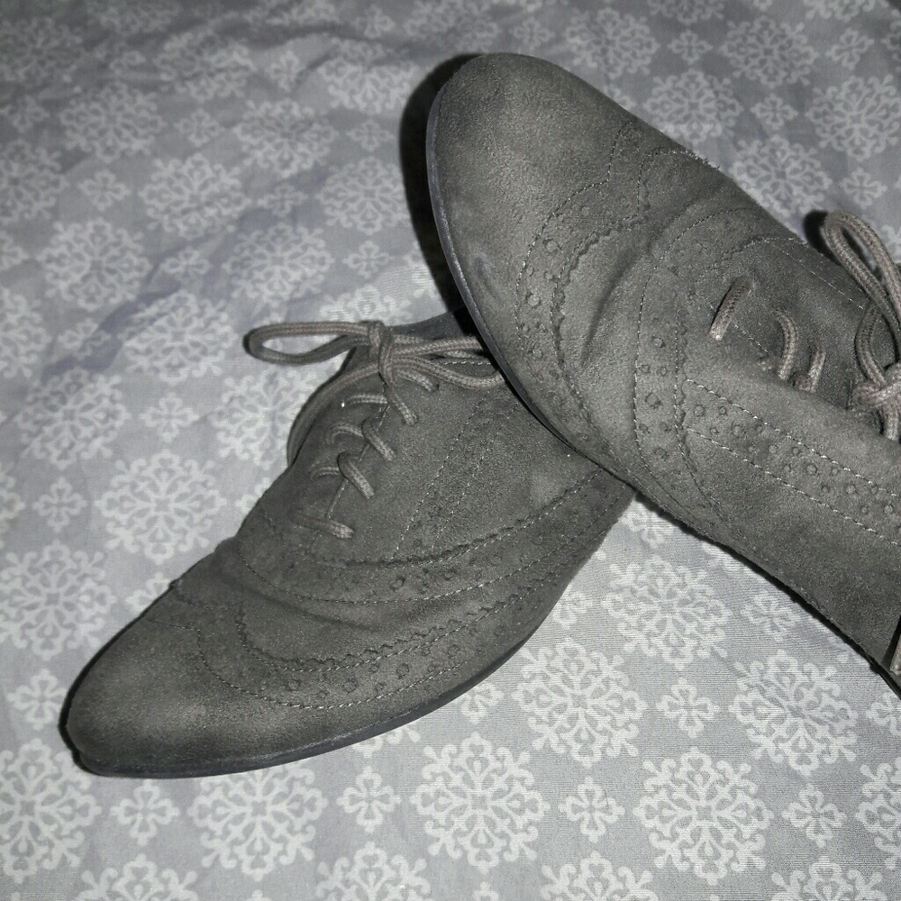 Comfortable Grey flats - Picture 2 of 2