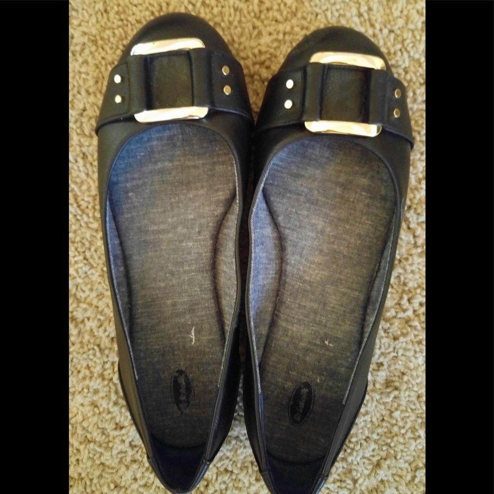 Super cute buckle black flats Dr Scholls