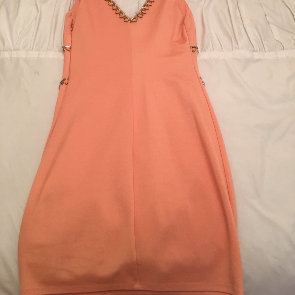 Peach jeweled dress - Picture 2 of 4