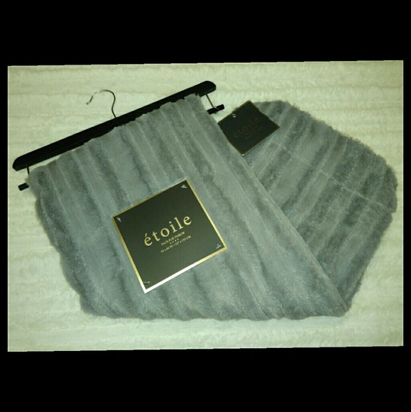 Etoile Other Faux Fur Throw Rug Resellers Backdrop 40 X 40 Poshmark Mesmerizing Etoile Throw Blanket Etoile Other Faux Fur Throw Rug Resellers Backdrop 40 X 40 Poshmark Mesmerizing Etoile Throw Blanket