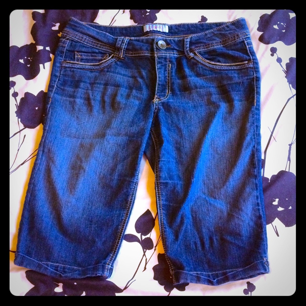 Long Jean Shorts - Fun Back Pockets