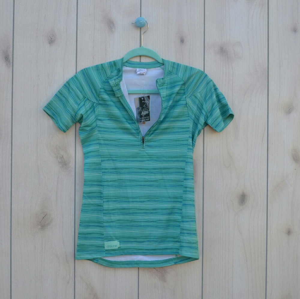 NWT Dakine Active Top