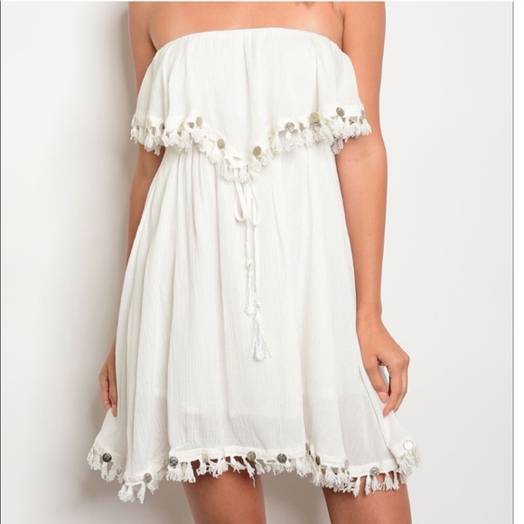 🆕 Ivory Ruffle Strapless Dress with Tassel Detail - Picture 2 of 5