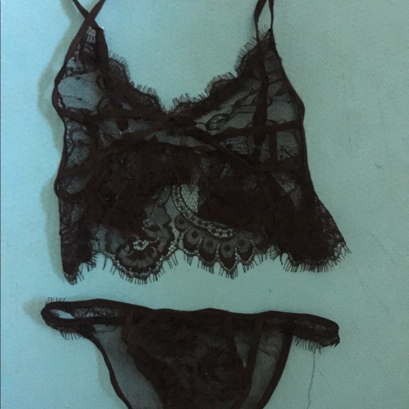 Black lace bra ( LAST 1 left!!!) - Picture 2 of 5