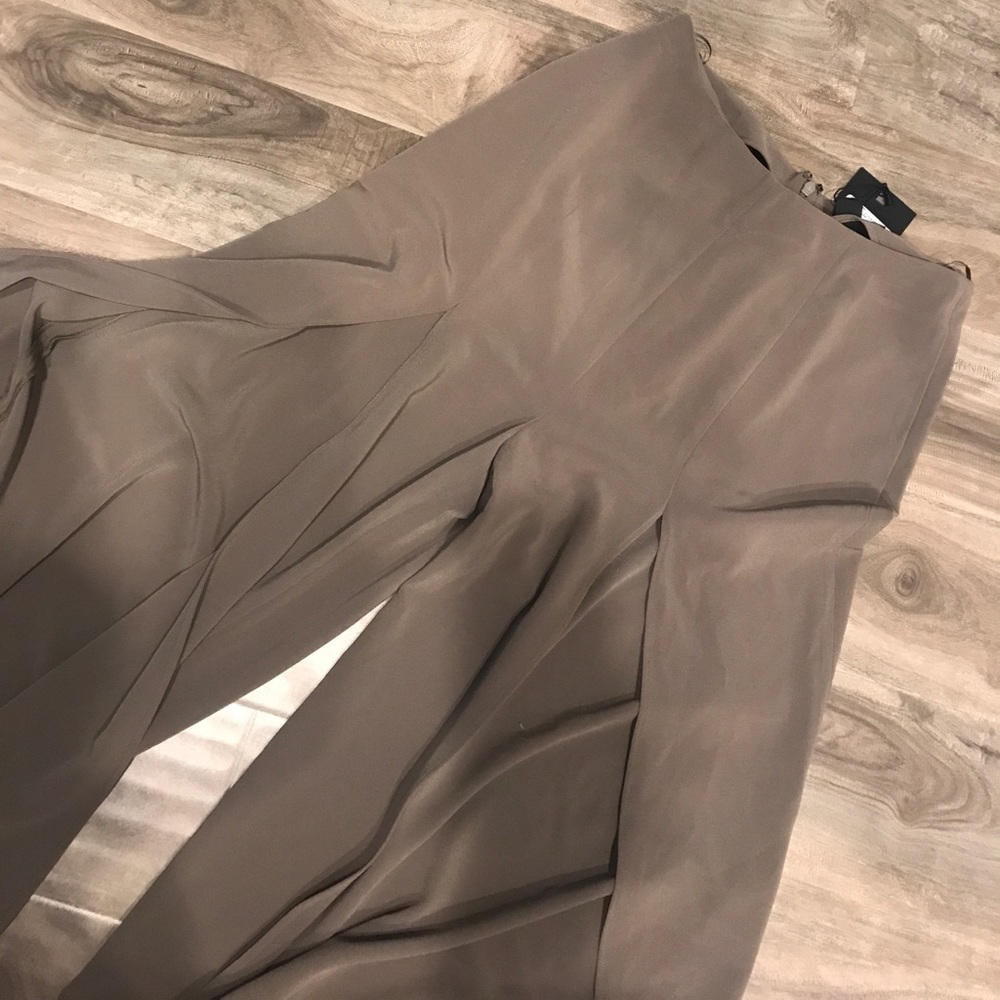 Olive green wide leg split pants / trousers. 🐢